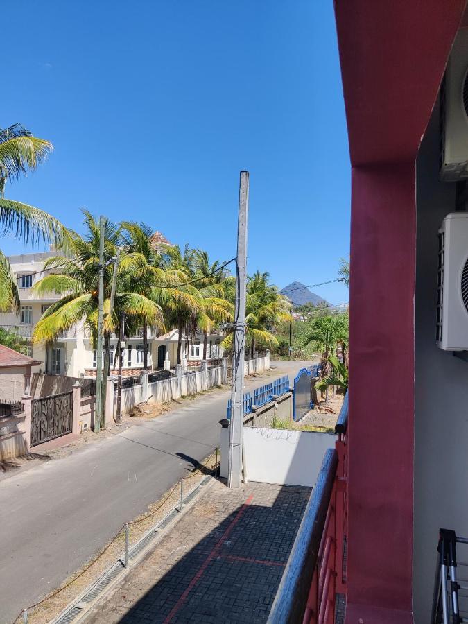Ashiana Oceanside Apartment Flic en Flac Exterior photo